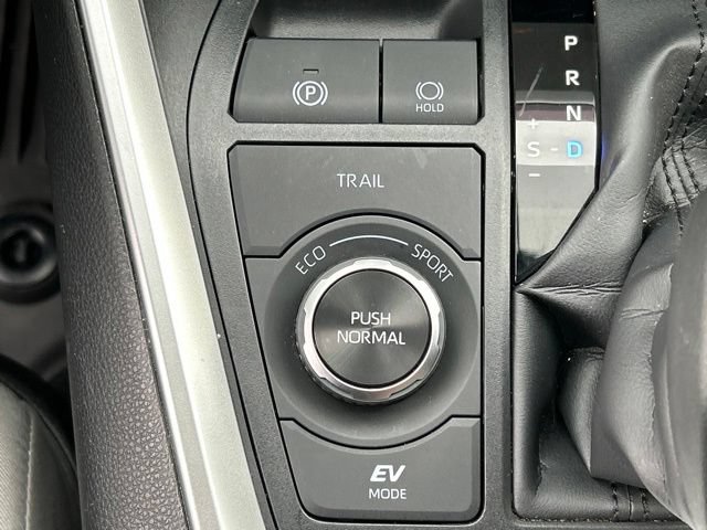 Certified 2025 Toyota RAV4 XLE AWD/4WD image 67
