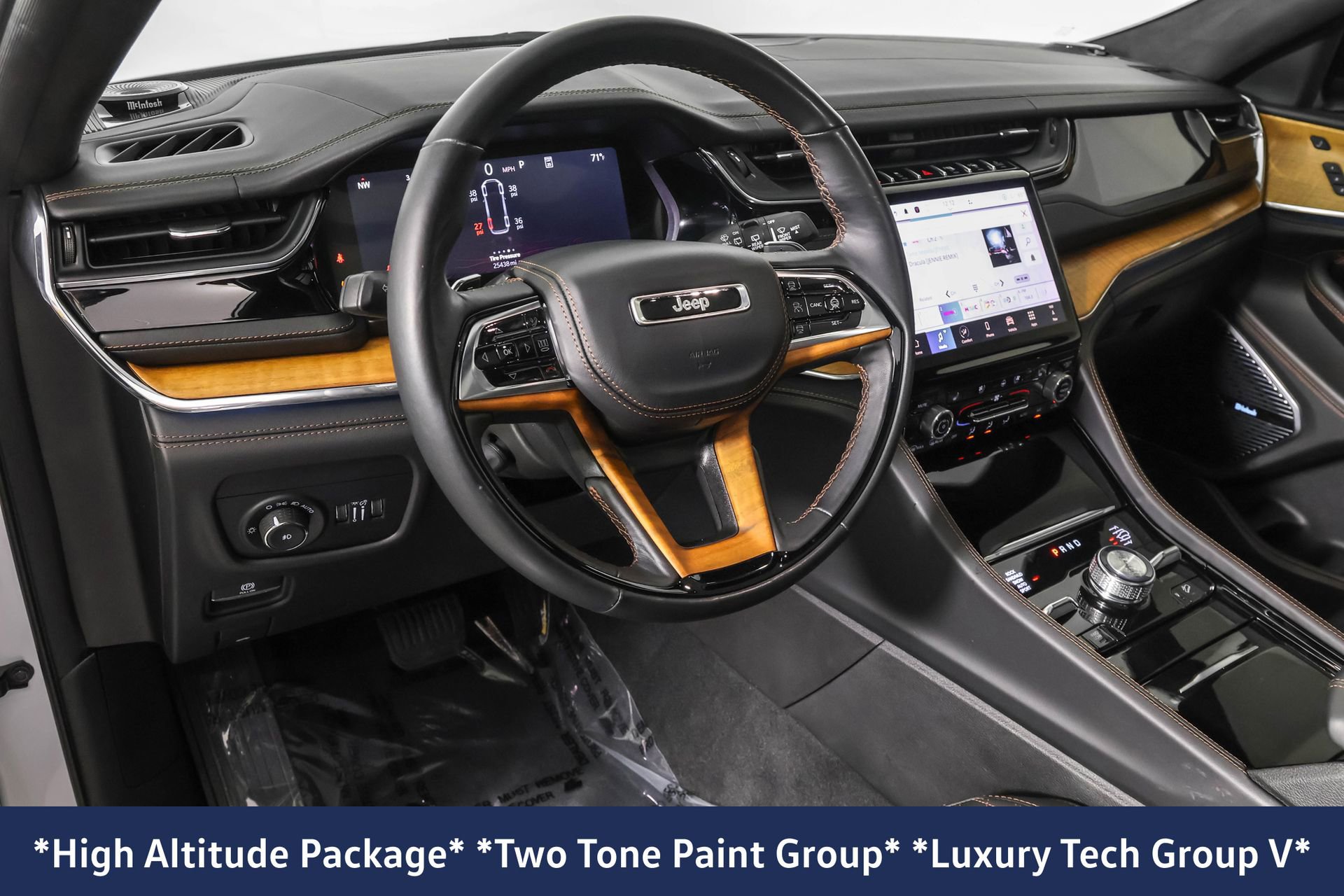 Used 2024 Jeep Grand Cherokee L Summit AWD/4WD image 5