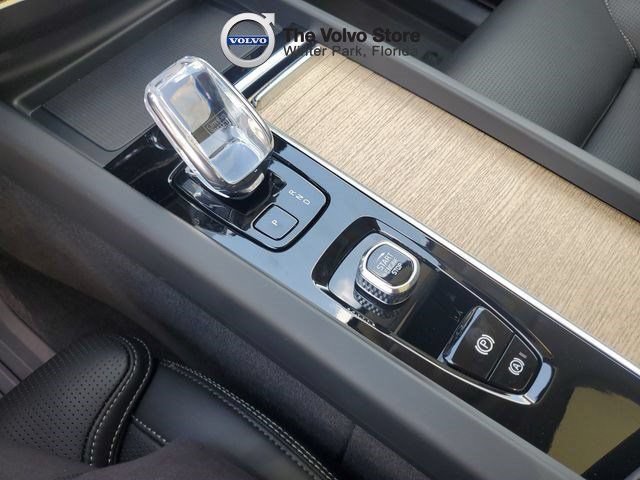 New 2026 Volvo XC60 B5 Ultra w/ Protection Package Premier AWD/4WD image 24