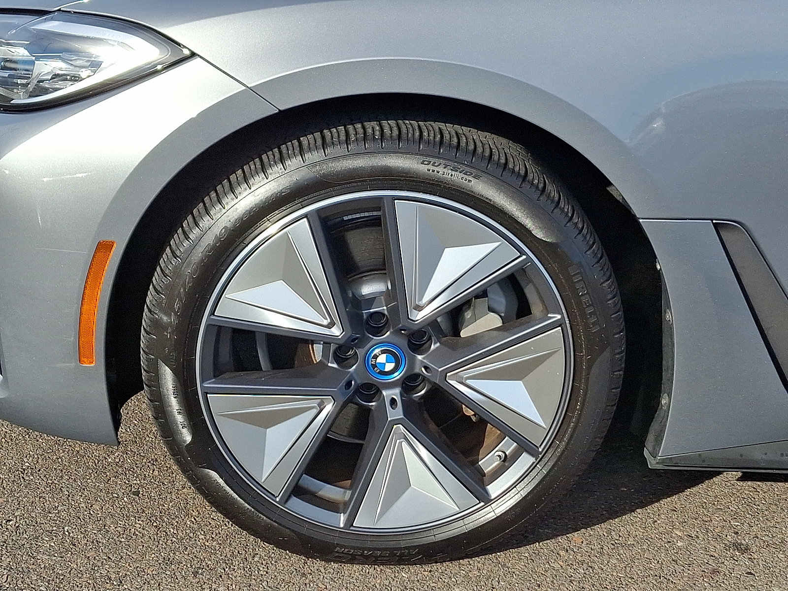 Used 2024 BMW i4 eDrive35 w/ Premium Package image 8