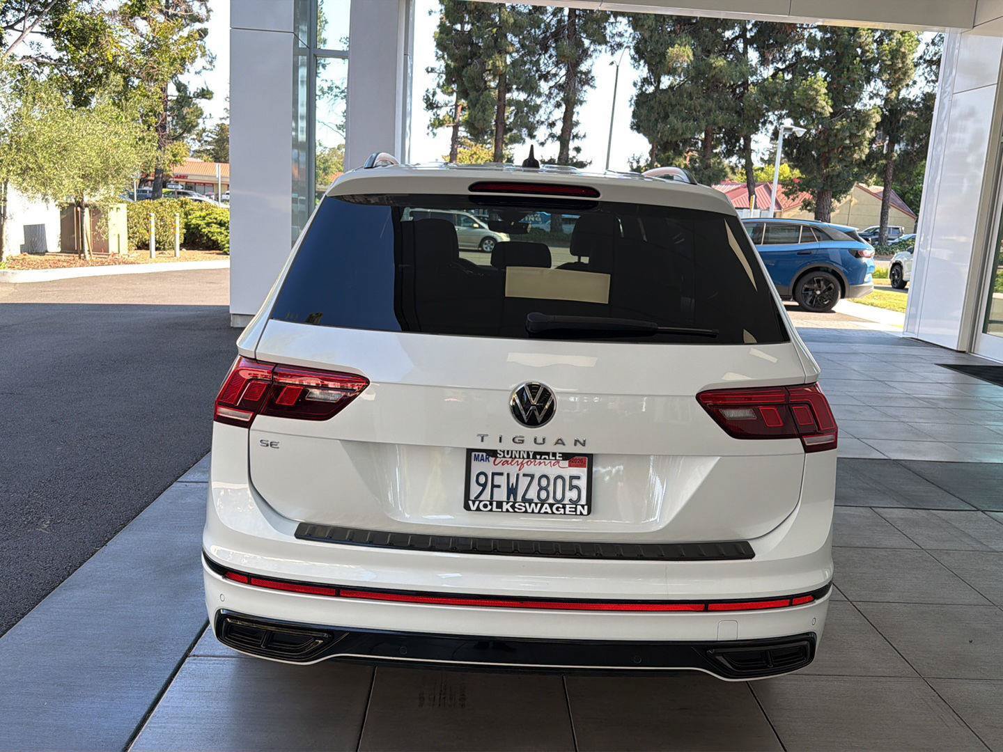 Certified 2023 Volkswagen Tiguan SE R-Line FWD image 4