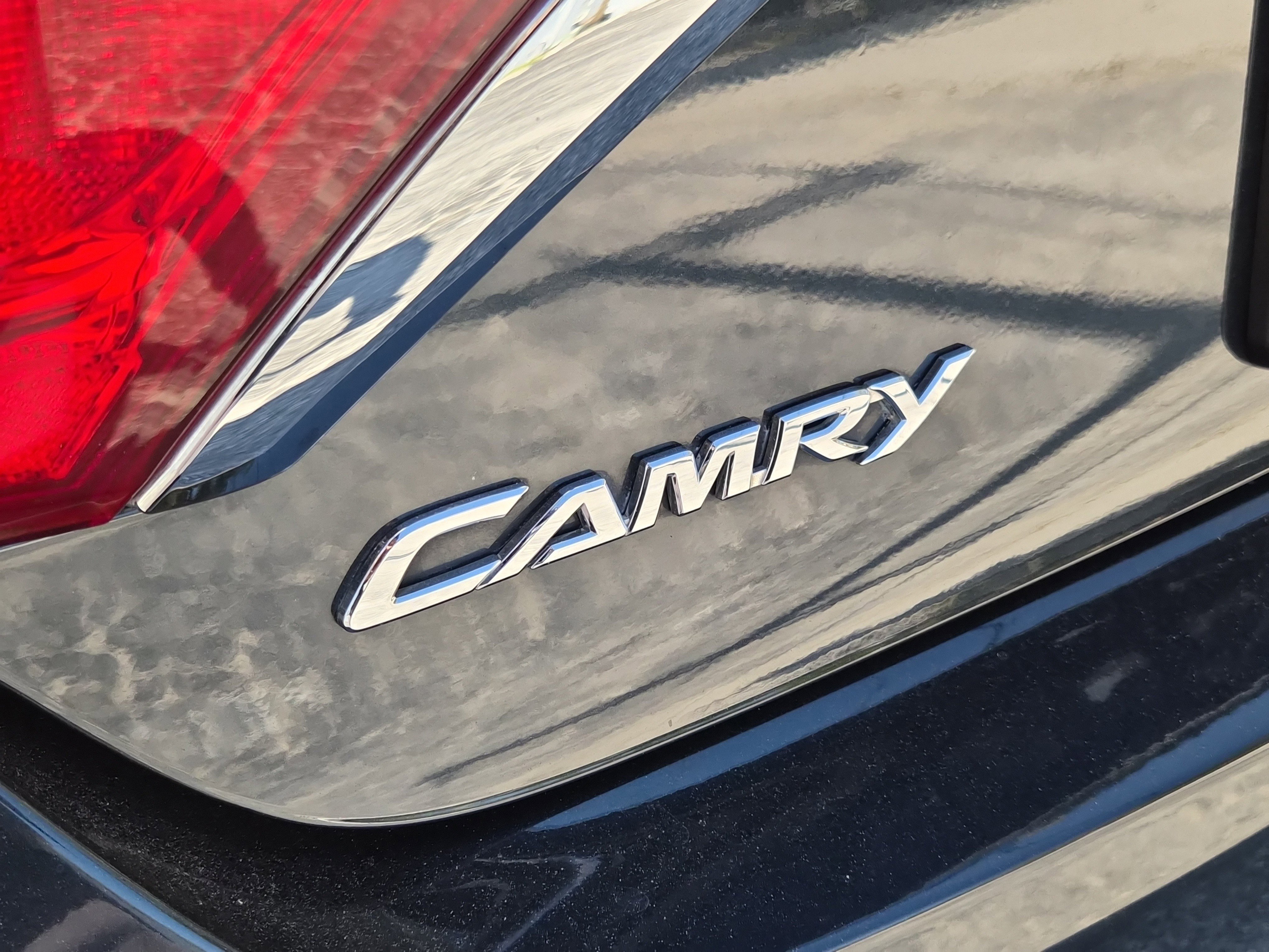 Used 2016 Toyota Camry XLE w/ Moonroof Package image 7