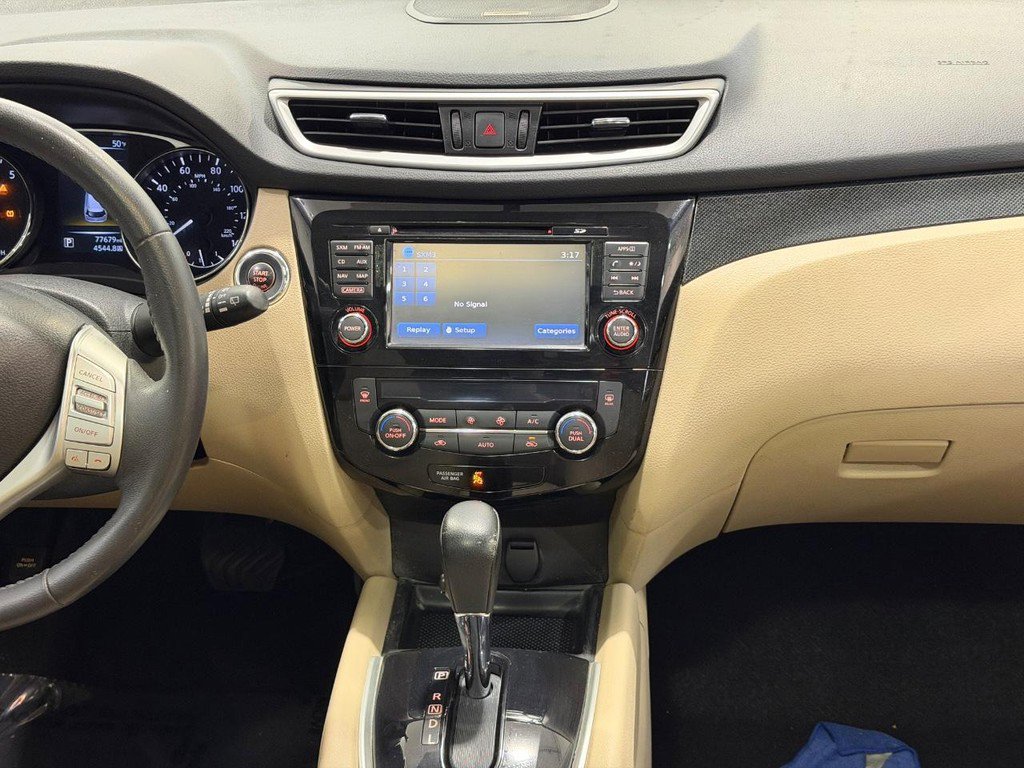 Used 2016 Nissan Rogue SL w/ SL Premium Package FWD image 13
