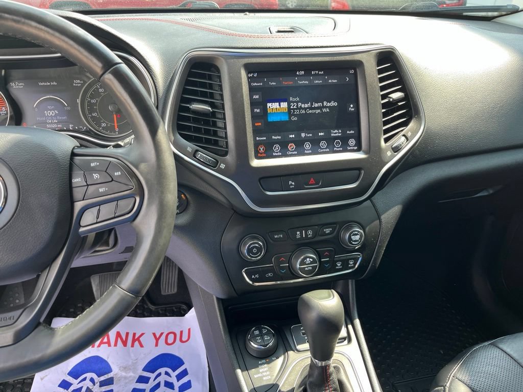 Used 2019 Jeep Cherokee Trailhawk AWD/4WD image 9