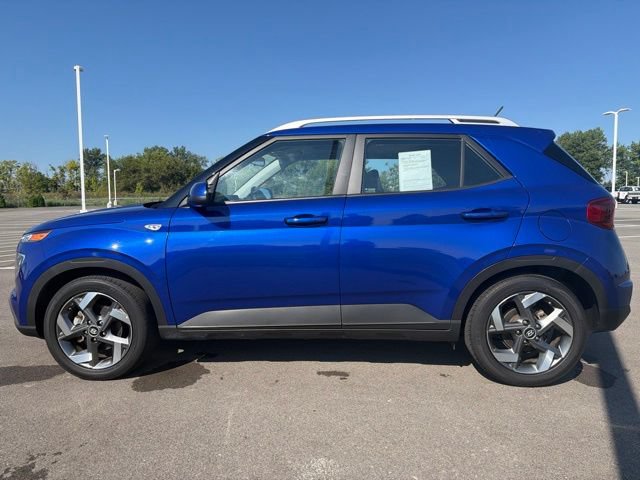 Used 2025 Hyundai Venue FWD image 12