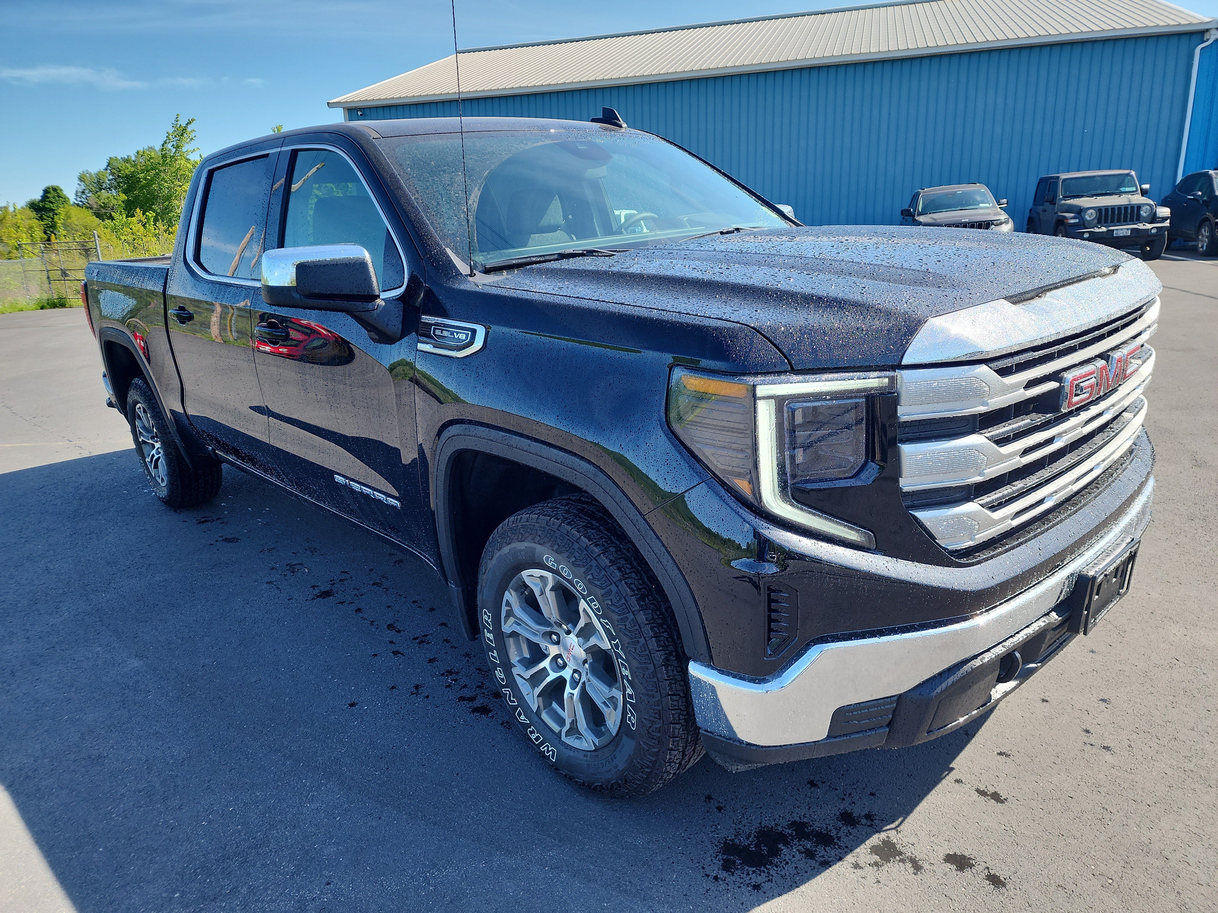 New 2026 GMC Sierra 1500 SLE w/ X31 Off-Road Package AWD/4WD image 2
