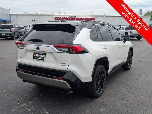 Used 2022 Toyota RAV4 XSE w/ XSE Grade Weather Package AWD/4WD image 8
