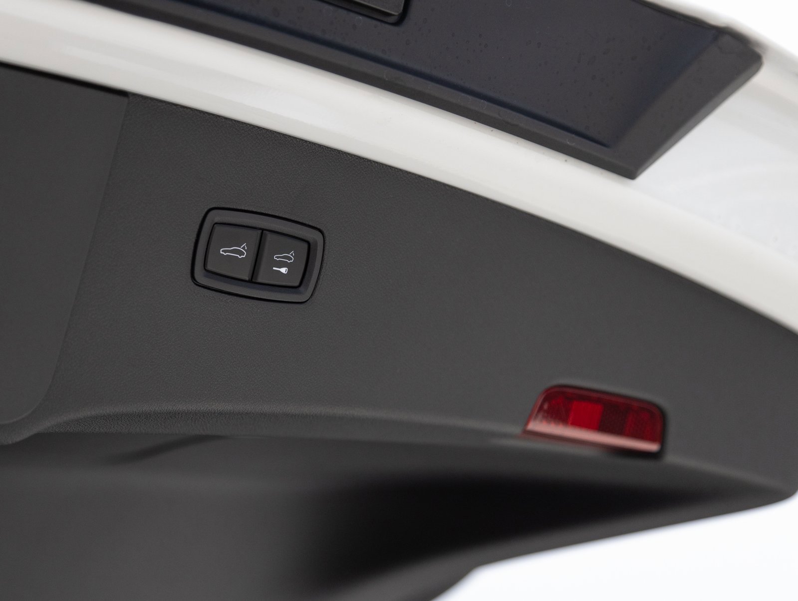 Used 2025 Porsche Cayenne S image 30