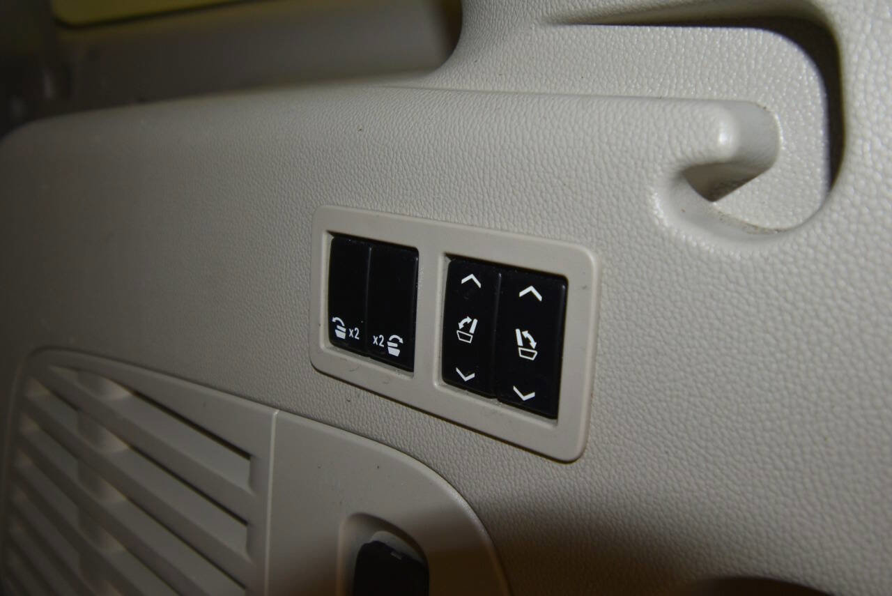 Used 2019 GMC Yukon XL Denali w/ Denali Ultimate Package image 41