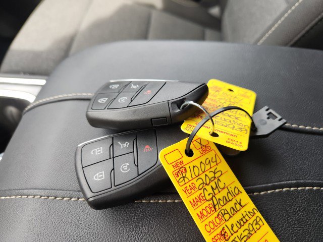 Used 2025 GMC Acadia Elevation image 51