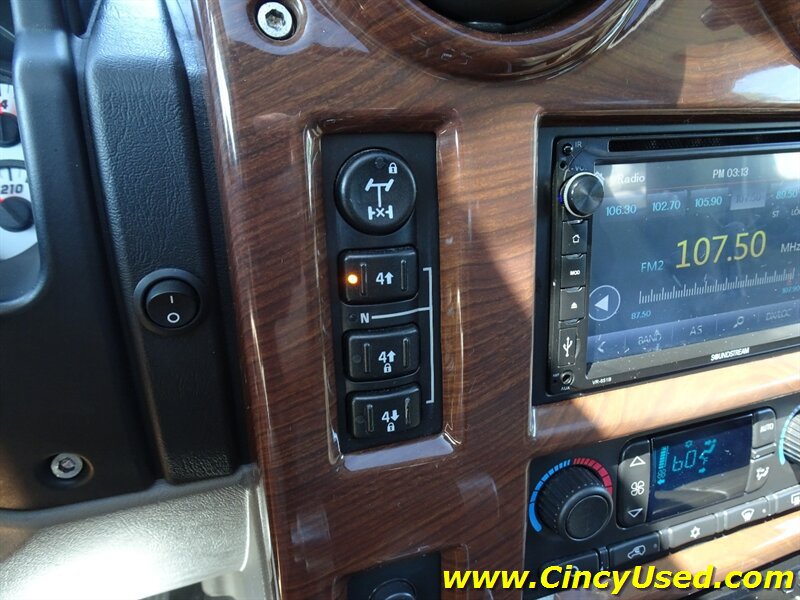 Used 2004 HUMMER H2 w/ Preferred Equipment Group AWD/4WD image 22