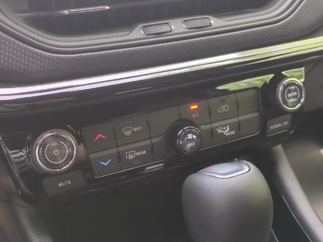 New 2026 Jeep Compass Latitude AWD/4WD image 36