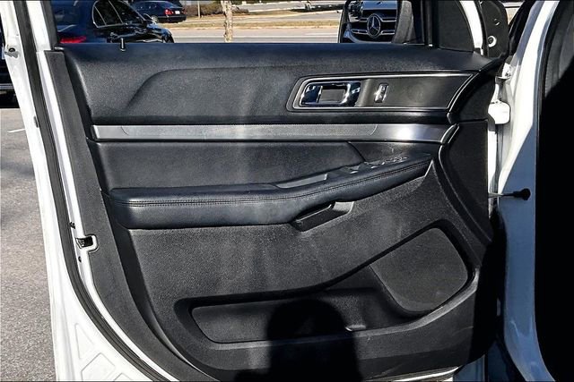 Used 2019 Ford Explorer XLT image 17