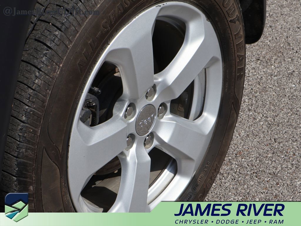 Used 2019 Jeep Compass Latitude w/ Cold Weather Group image 40