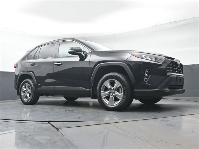 Used 2022 Toyota RAV4 LE image 30