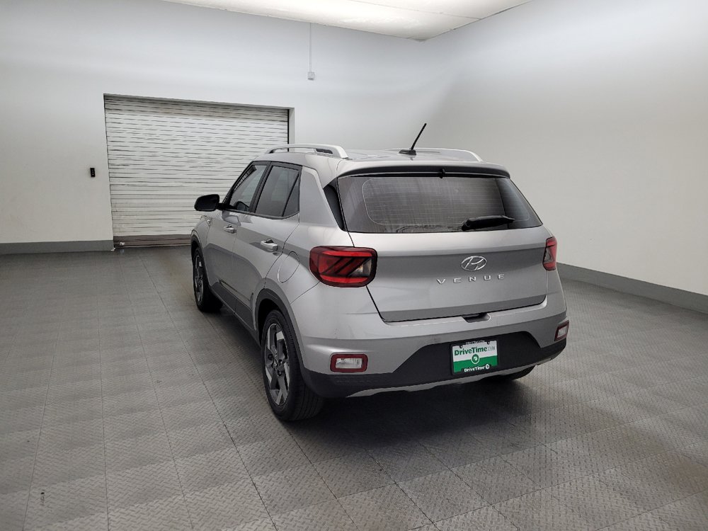 Used 2023 Hyundai Venue SEL w/ Cargo Package FWD image 5