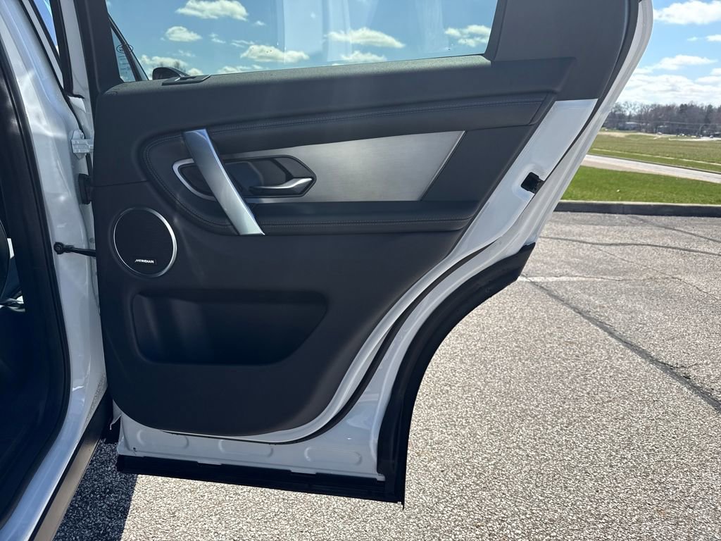 New 2026 Land Rover Discovery Sport Landmark AWD/4WD image 16
