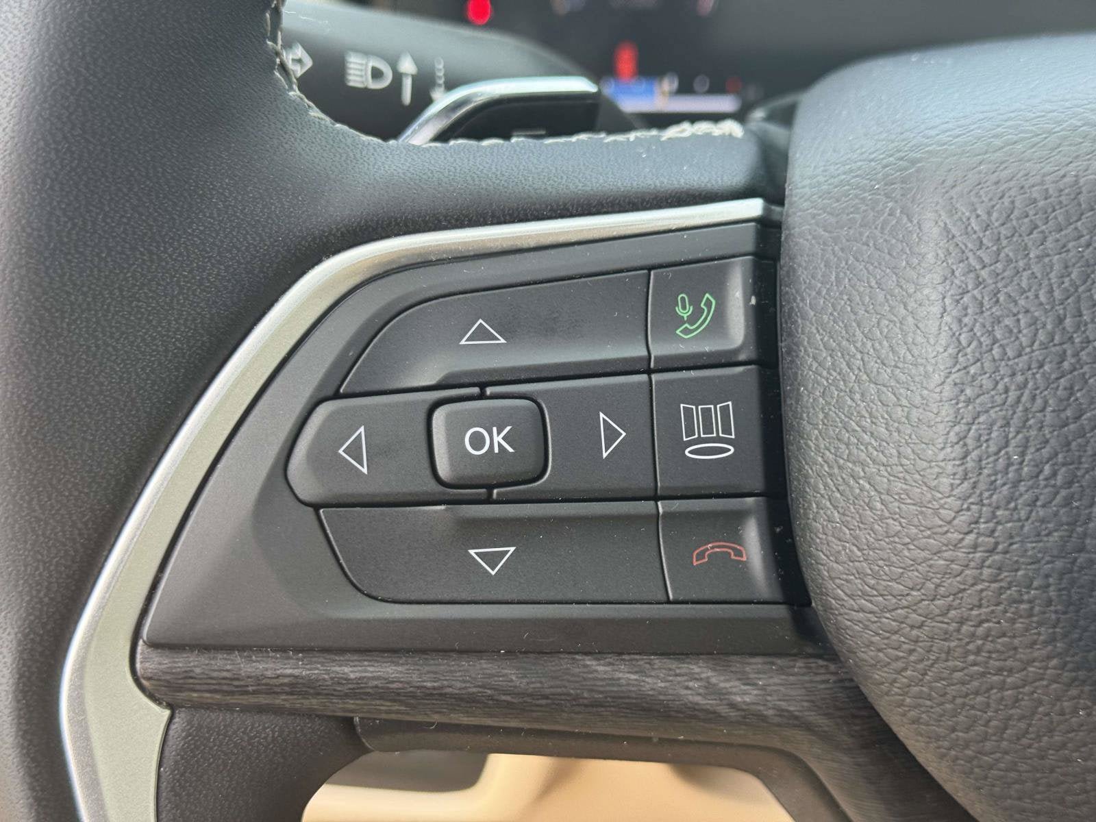 Certified 2024 Jeep Grand Cherokee Limited AWD/4WD image 20