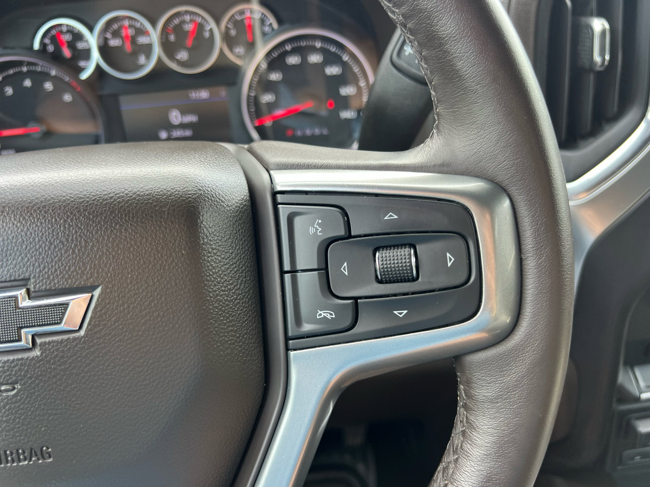 Used 2022 Chevrolet Silverado 1500 LT Trail Boss w/ Convenience Package II AWD/4WD image 24