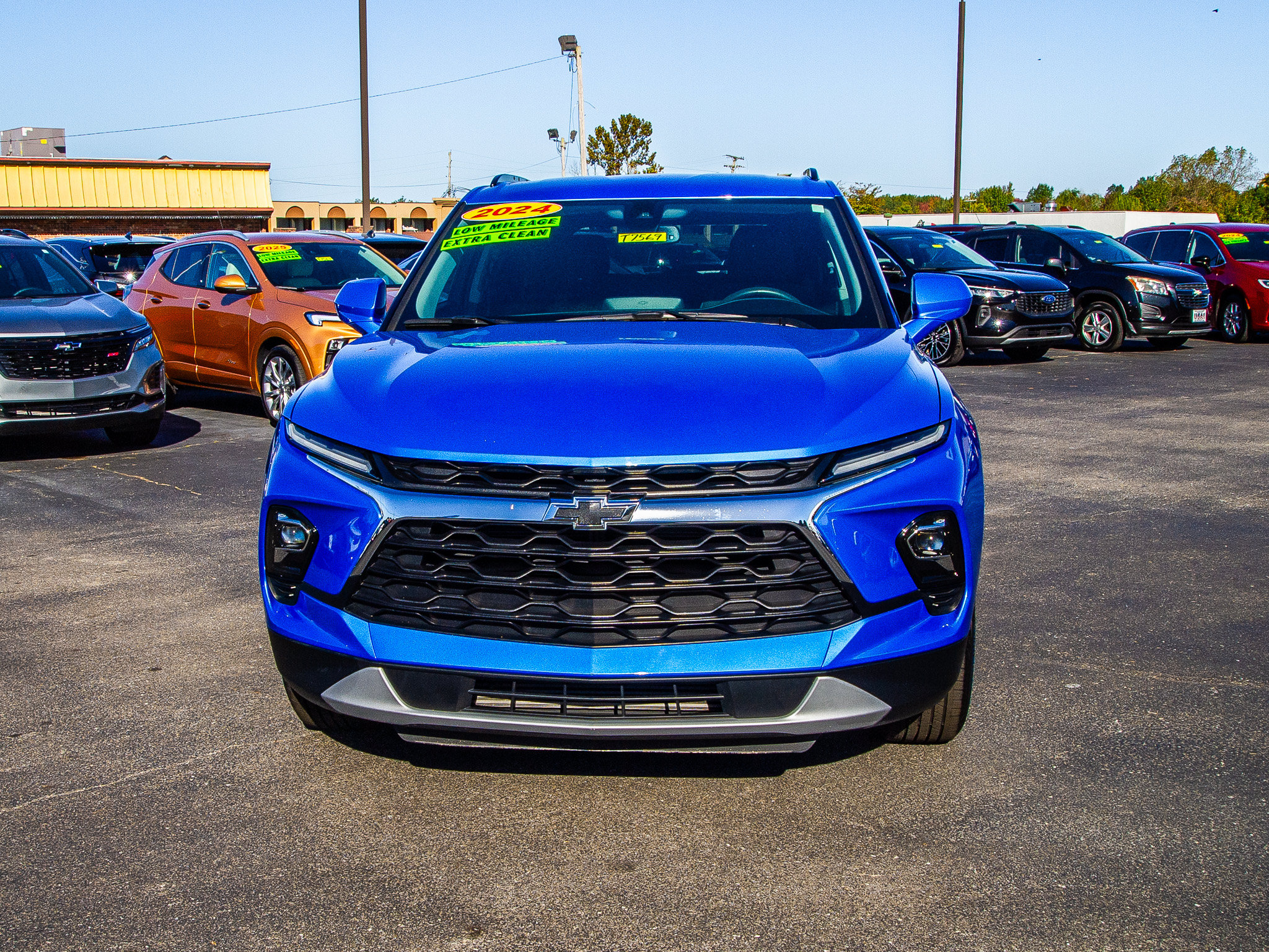Used 2024 Chevrolet Blazer LT w/ Convenience Package FWD image 2