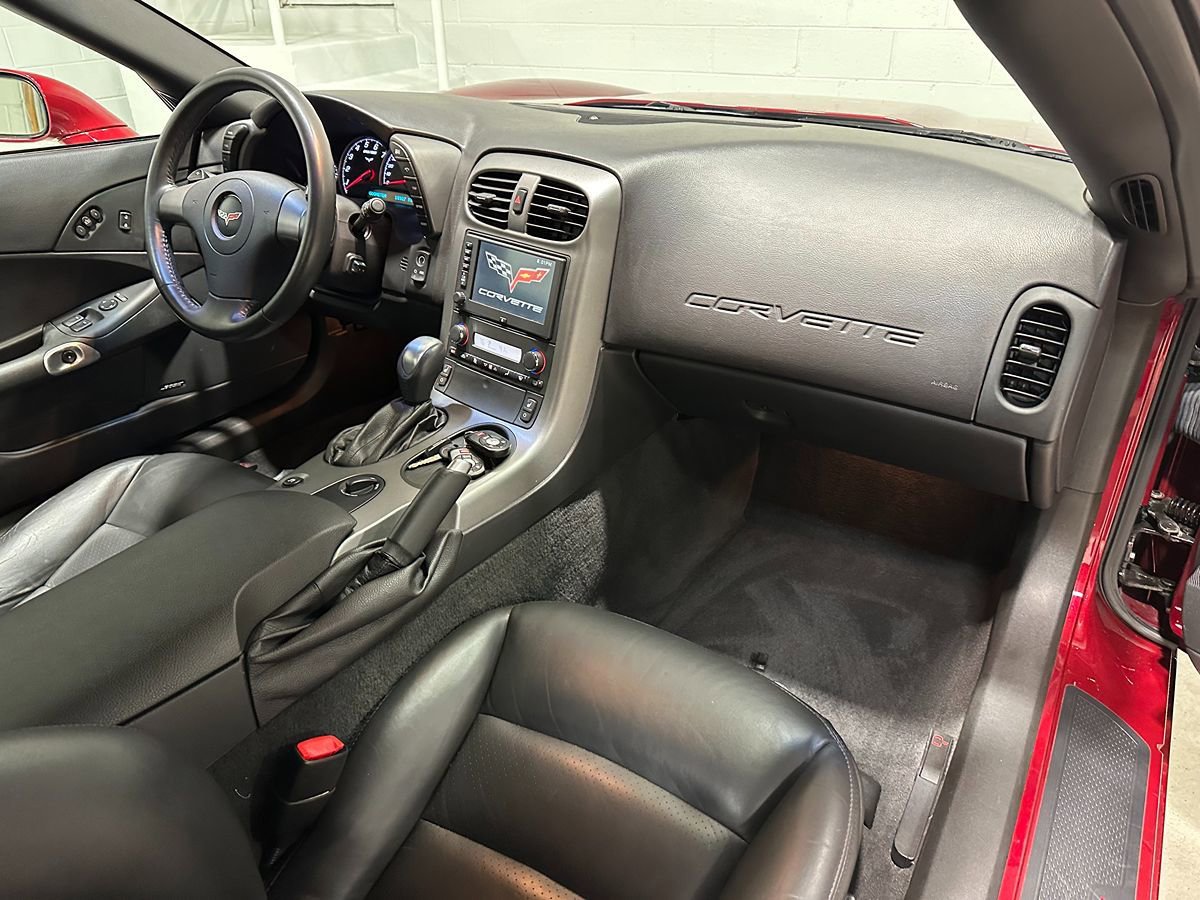 Used 2006 Chevrolet Corvette Convertible w/ Preferred Equipment Group image 14