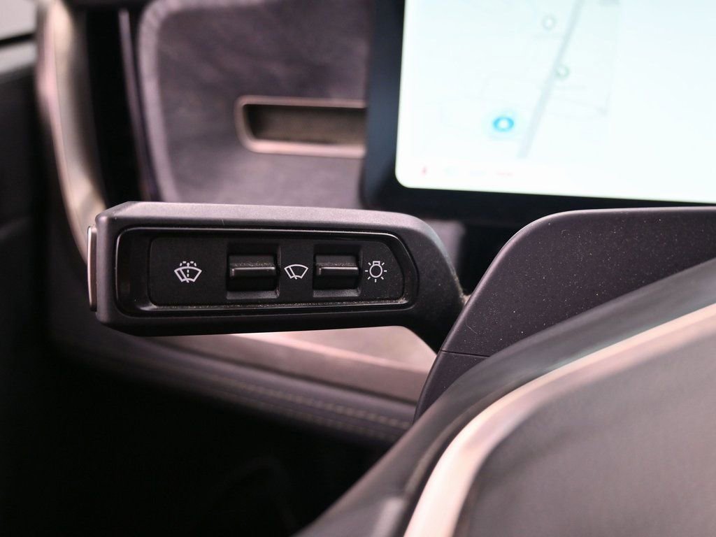 Used 2022 Rivian R1T Adventure image 15