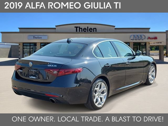 Used 2019 Alfa Romeo Giulia Ti RWD image 4