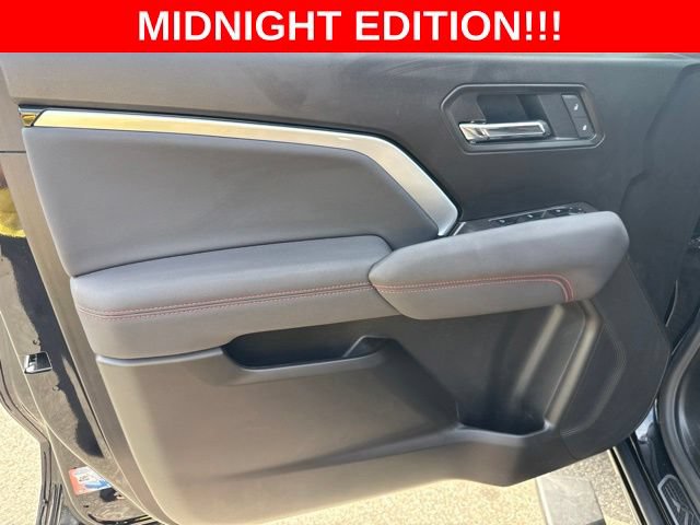 Used 2025 Chevrolet Colorado Z71 w/ Midnight Edition AWD/4WD image 18