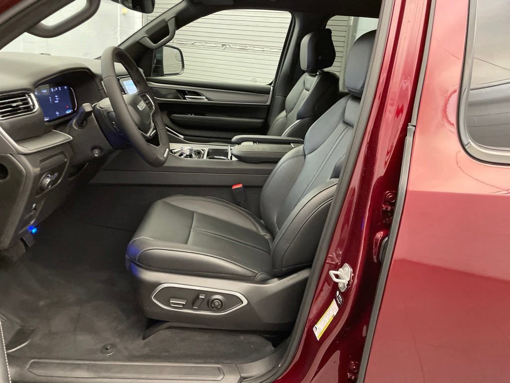 New 2026 Jeep Grand Wagoneer 2WD image 17