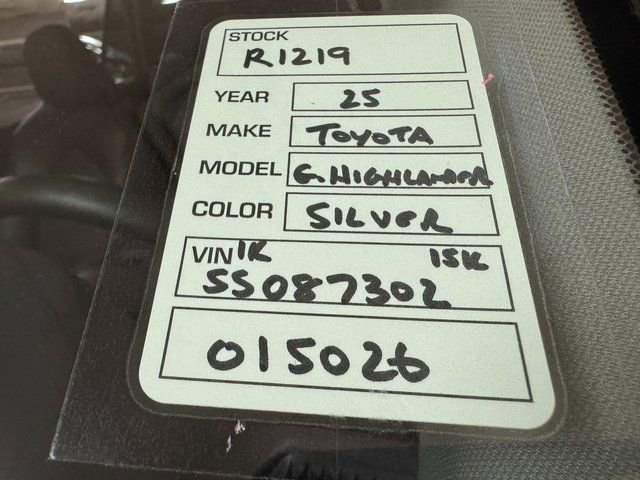 Used 2025 Toyota Grand Highlander AWD image 27