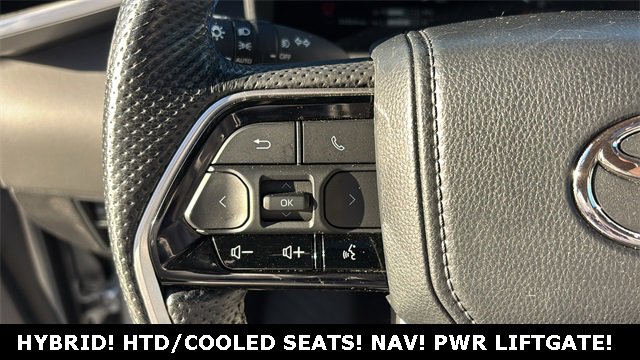 Used 2024 Toyota Sequoia Platinum image 12