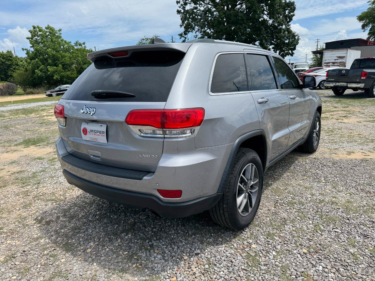 Used 2019 Jeep Grand Cherokee Laredo w/ Laredo X Package RWD image 3