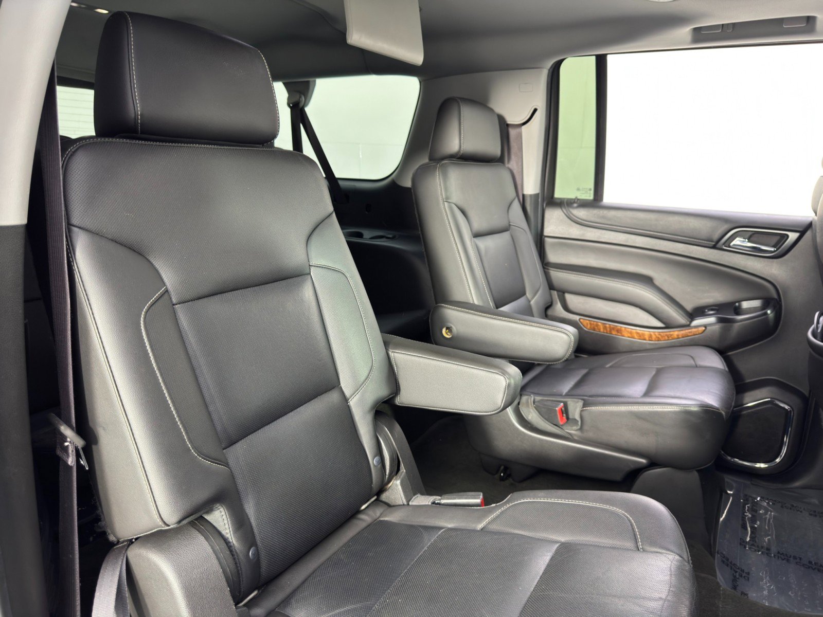 Used 2015 Chevrolet Suburban LTZ RWD image 42