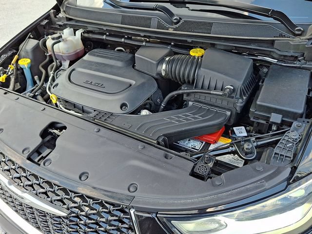 Used 2024 Chrysler Pacifica Touring-L FWD image 37