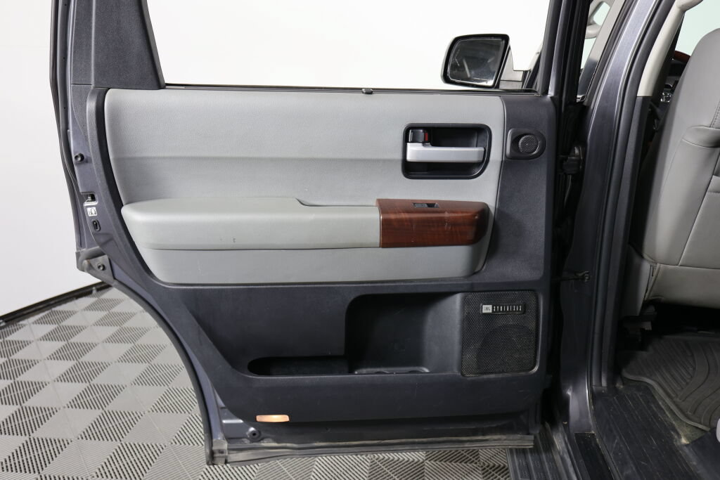 Used 2015 Toyota Sequoia Platinum AWD/4WD image 16