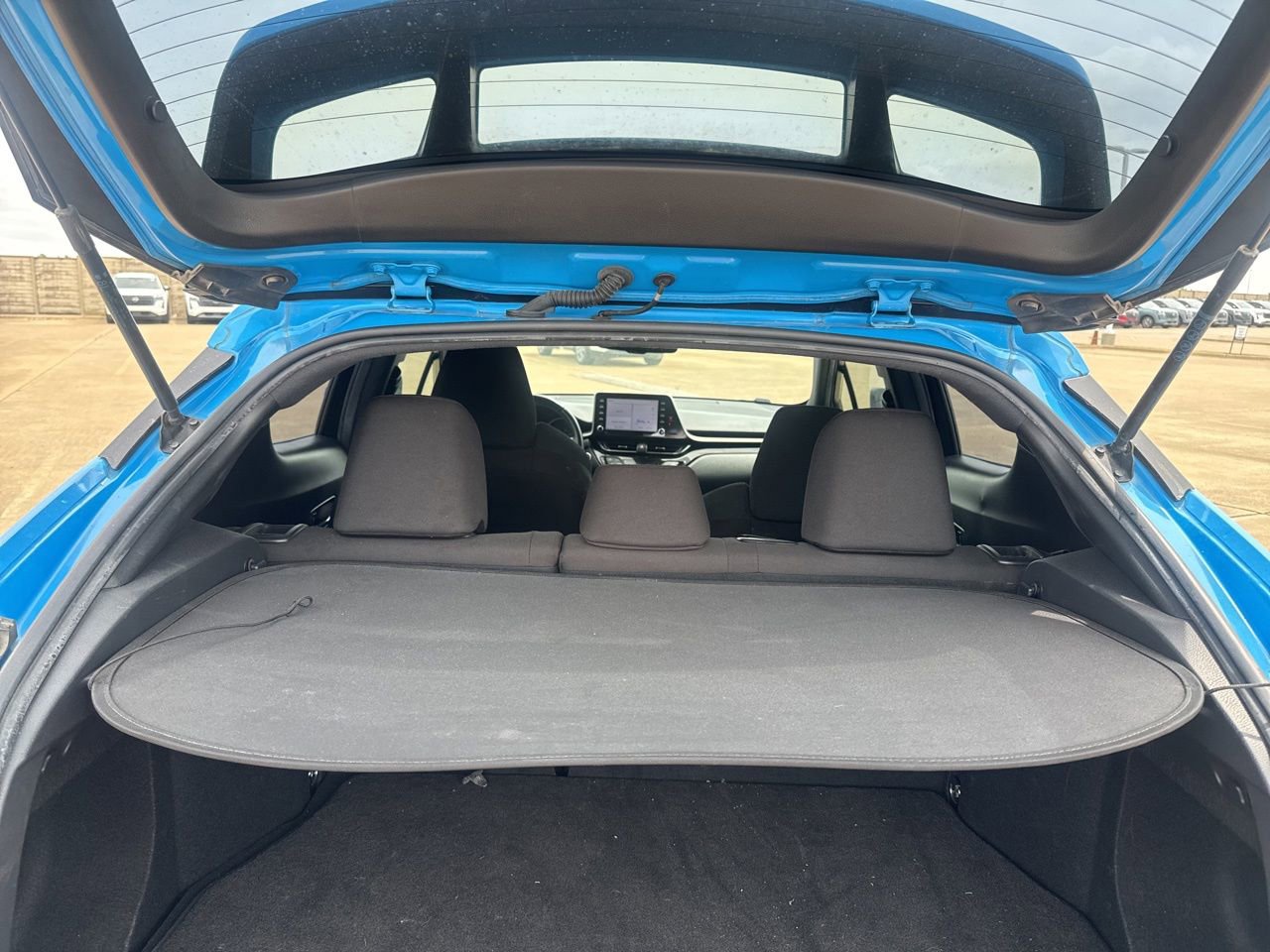 Used 2019 Toyota C-HR XLE FWD image 36
