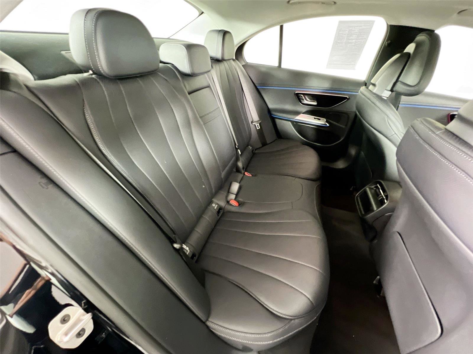 Used 2025 Mercedes-Benz E 350 4MATIC Sedan image 27