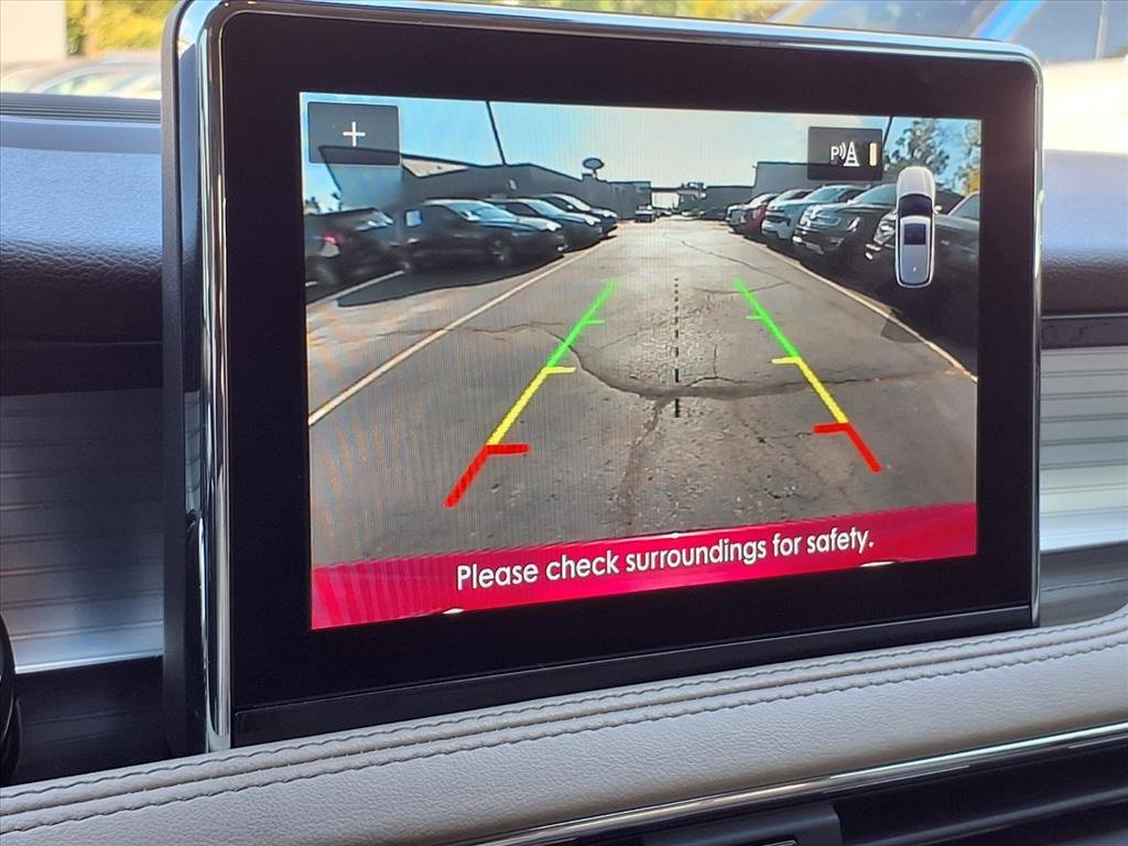 Used 2022 Lincoln Corsair AWD w/ Premium Package image 8