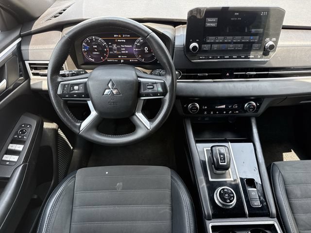 Used 2023 Mitsubishi Outlander SE Black Edition AWD/4WD image 12