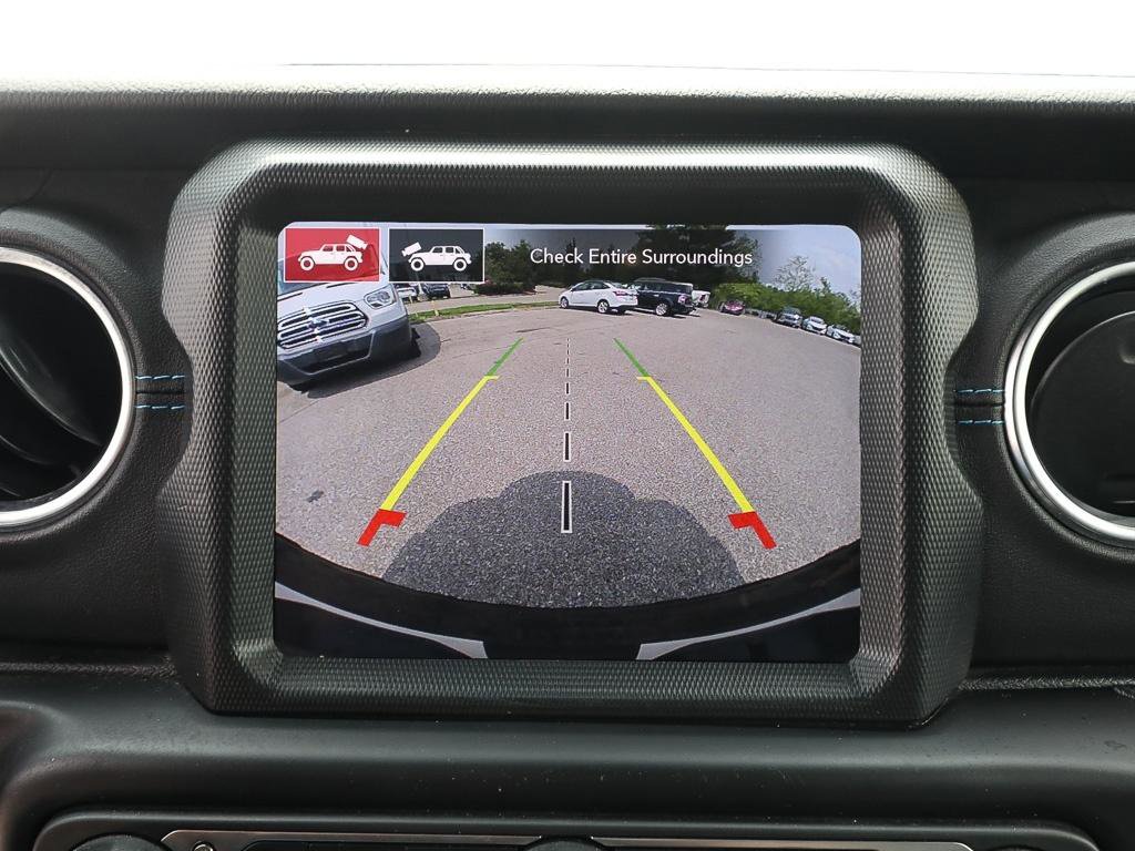 Used 2022 Jeep Wrangler Unlimited Rubicon 4xe w/ Cold Weather Group AWD/4WD image 18