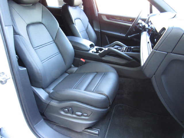 Certified 2025 Porsche Cayenne S AWD/4WD image 21