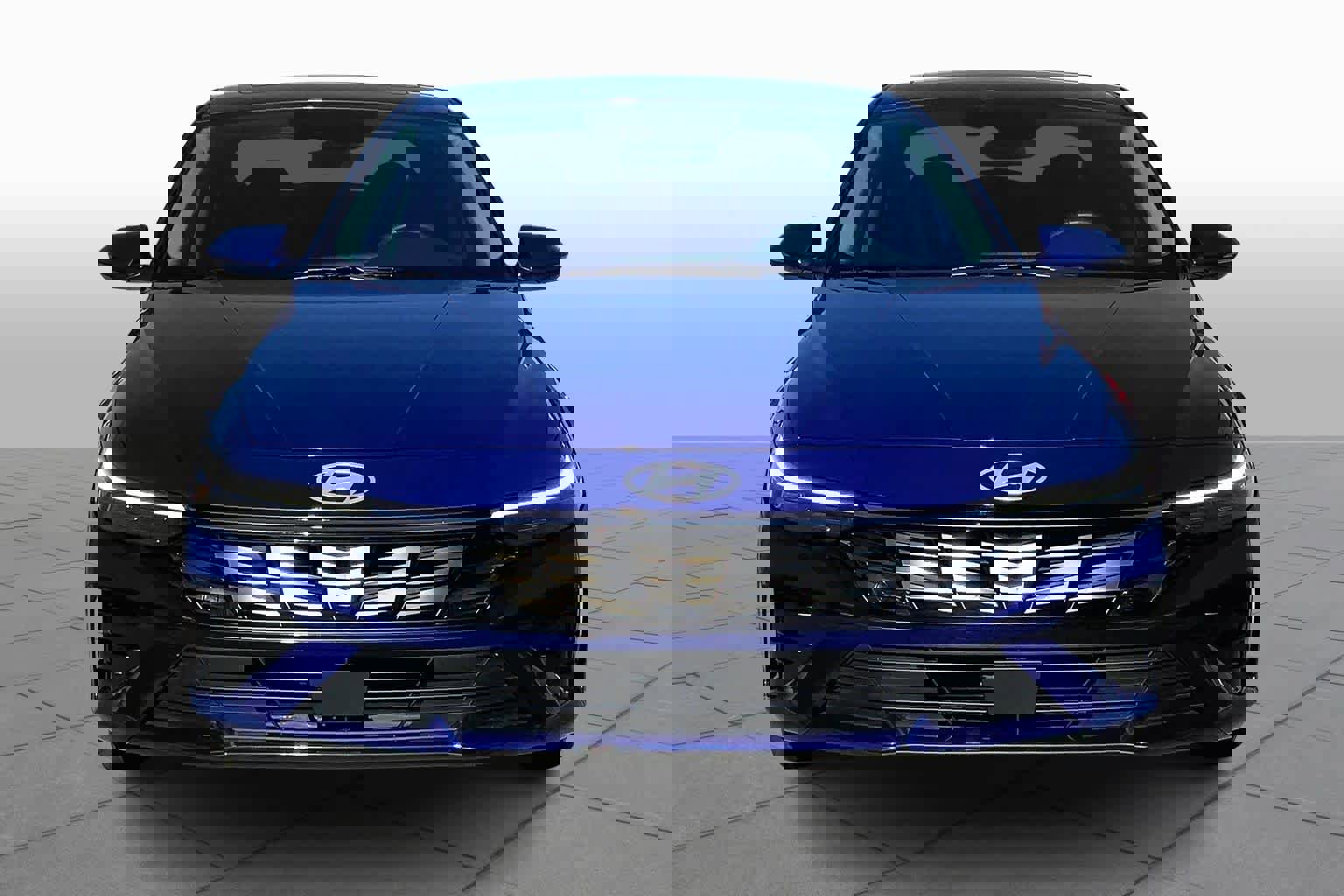 Used 2025 Hyundai Elantra Limited image 4