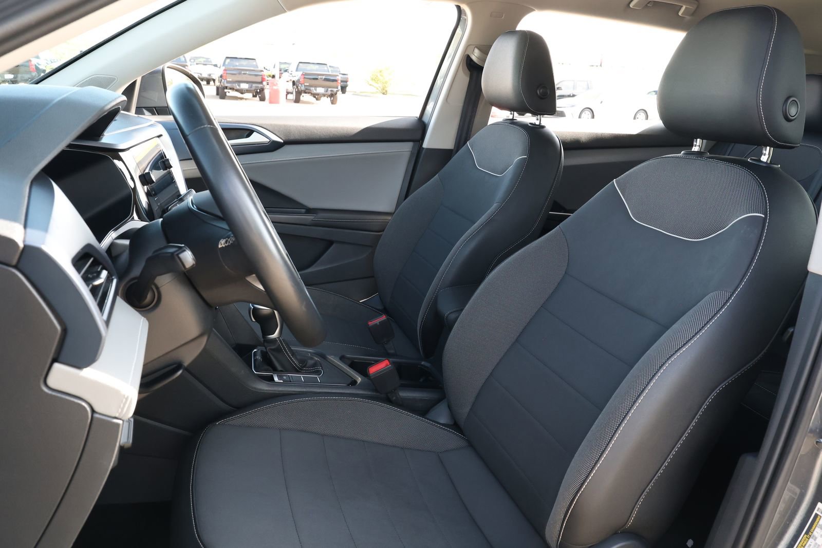 Used 2024 Volkswagen Taos SE image 30