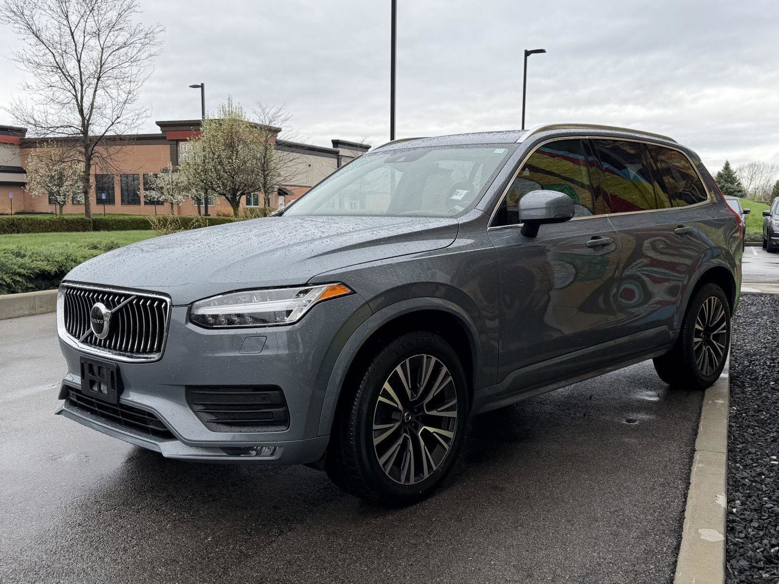 Used 2022 Volvo XC90 T6 Momentum w/ Climate Package AWD/4WD image 12
