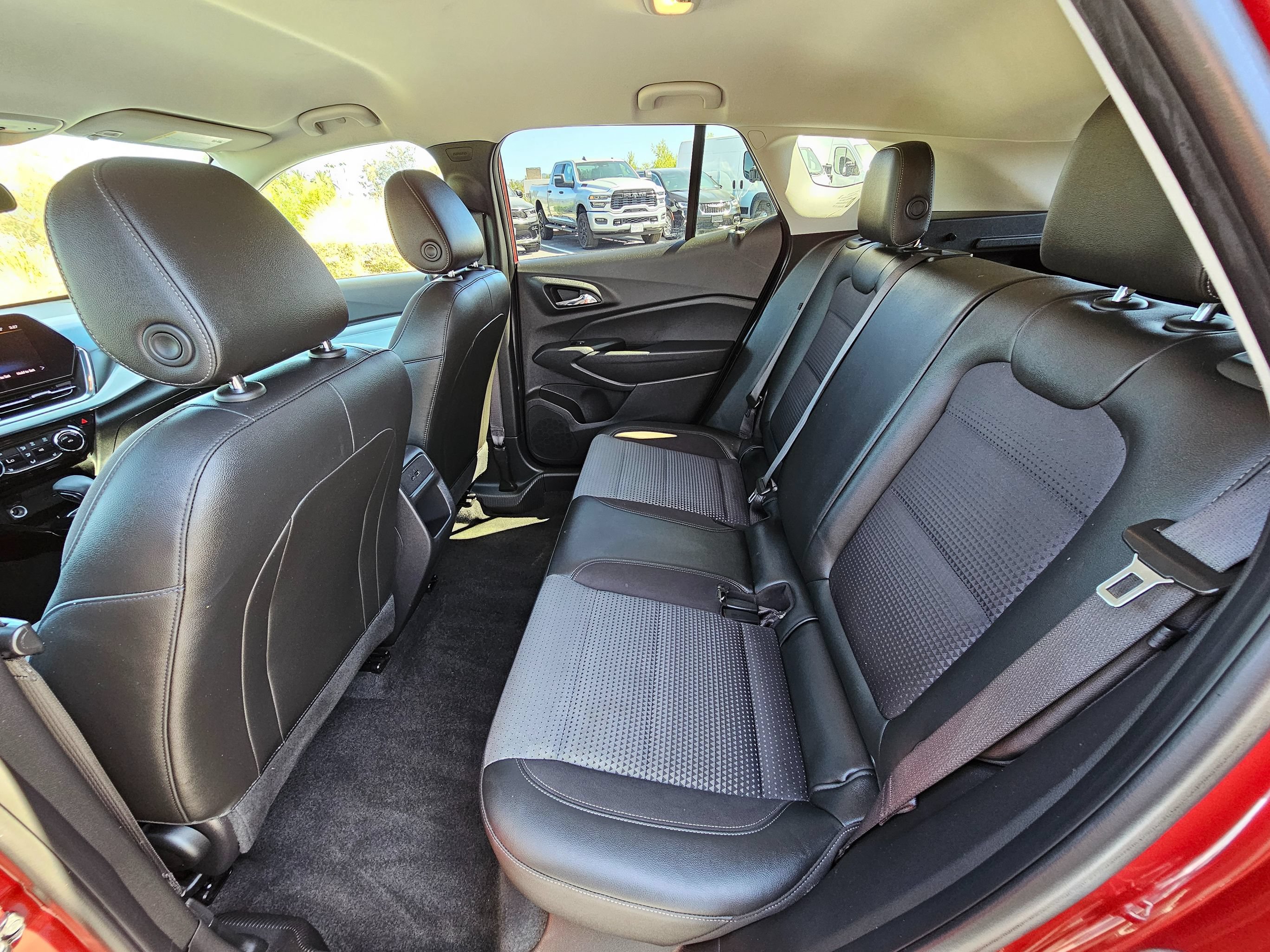 Used 2025 Chevrolet Trax LT w/ Driver Confidence Package FWD image 20