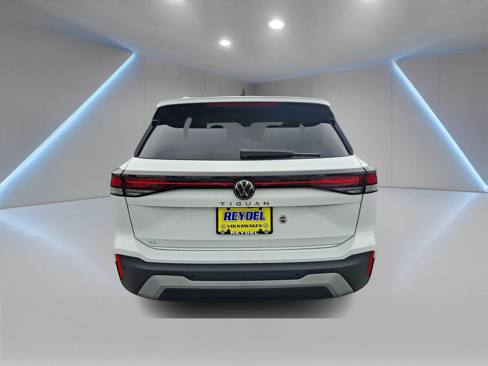 Used 2026 Volkswagen Tiguan SE FWD image 5