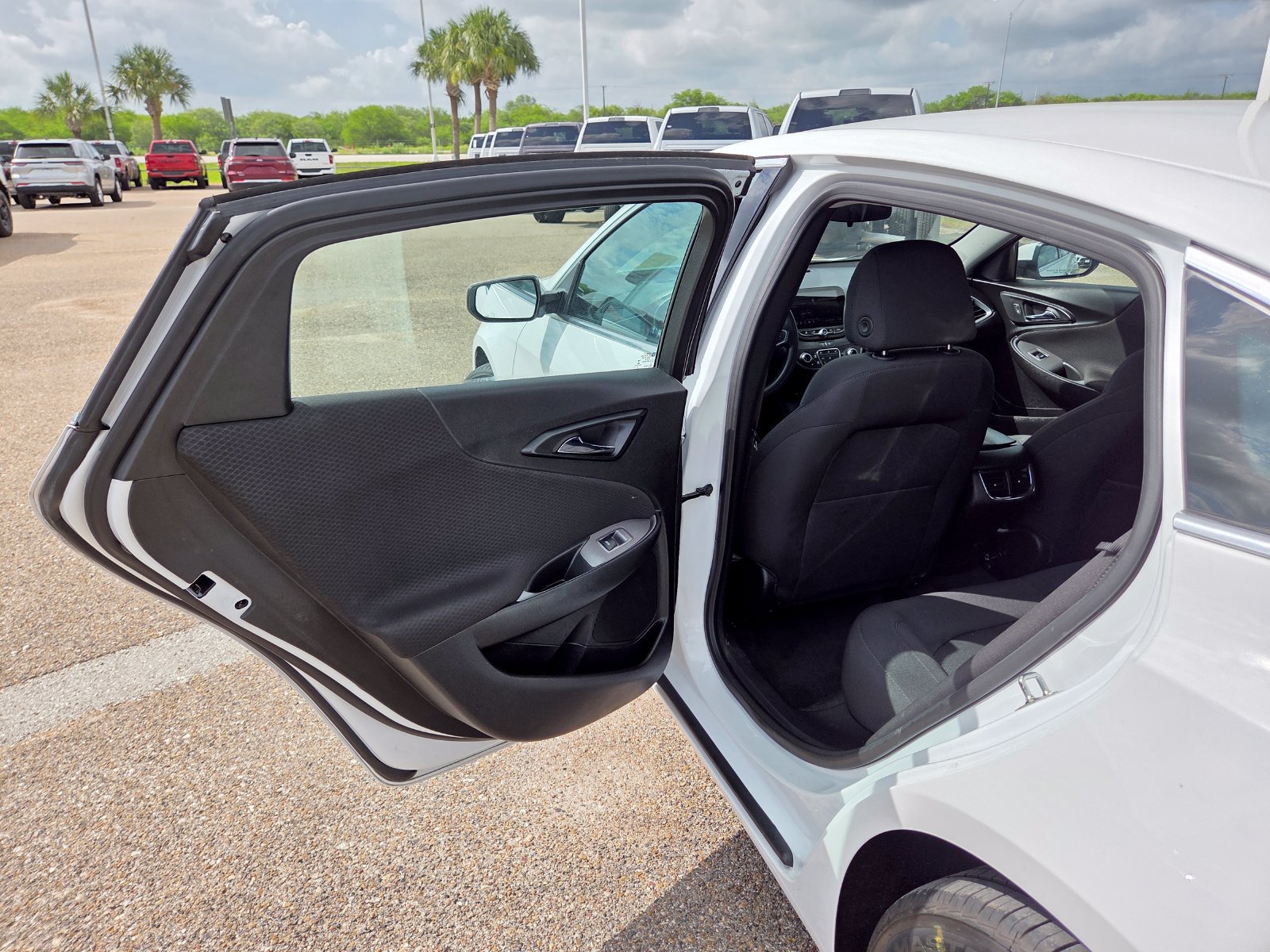 Used 2024 Chevrolet Malibu LT FWD image 14