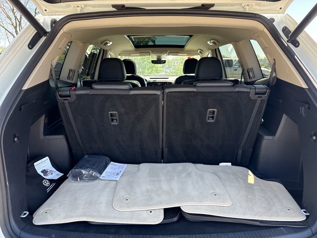 Used 2021 Volkswagen Atlas SEL Premium image 12