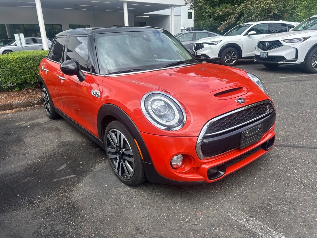 Used 2019 MINI Cooper S w/ Signature Upholstery Package FWD image 2
