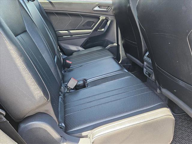 Used 2023 Volkswagen Tiguan SE R-Line FWD image 19